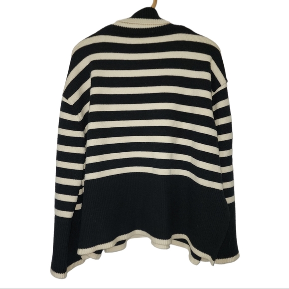 Black and white striped heavy sweater - Picture 11 of 12